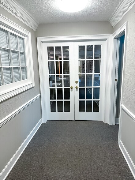 More Photos Of 2601 Sandy Plains Rd, Marietta Office For Sale