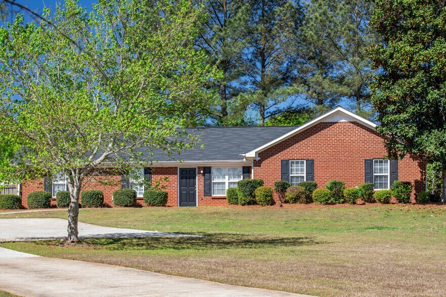 More Photos Of 100-202 Oak Bluff Dr, Athens Apartments For Sale