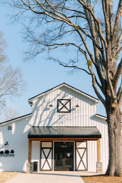 Primary Photo Of 122 Congress St N, York Flex For Lease