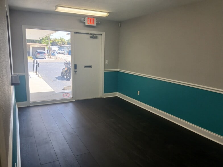 More Photos Of 5290 Seminole Blvd, Saint Petersburg Office For Sale