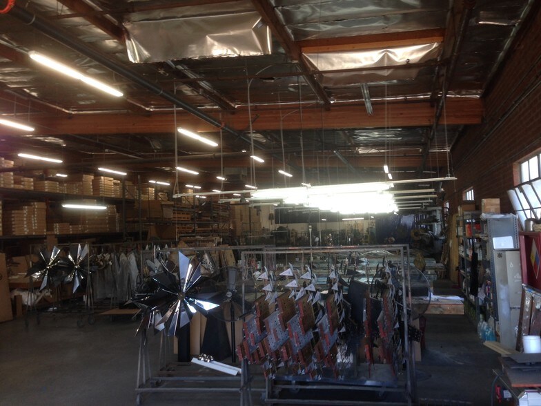 More Photos Of 8236-8238 Lankershim Blvd, North Hollywood Warehouse For Lease