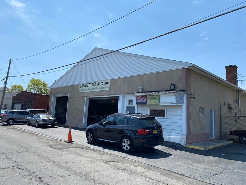 Primary Photo Of 124 West St, Albany Auto Repair For Sale