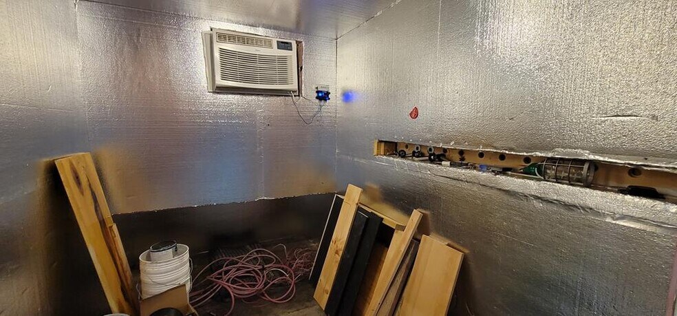 More Photos Of 218 N Main St, Beaver Dam General Retail For Sale