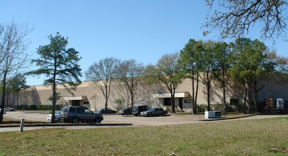 More Photos Of 1751-1765 Stebbins Dr, Houston Truck Terminal For Lease