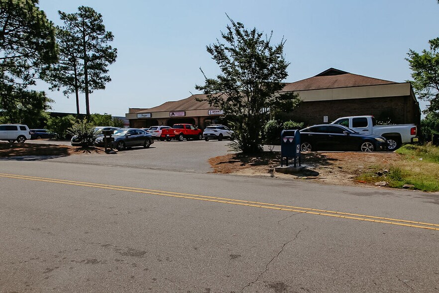 More Photos Of 206-216 Commerce Ave, Southern Pines Unknown For Lease