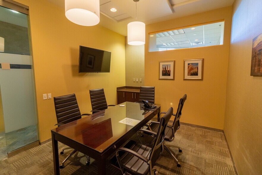 More Photos Of 1725 E Skyline Dr, Tucson Office For Lease