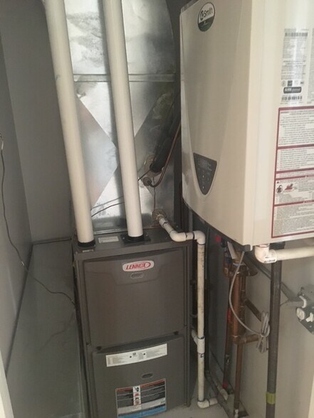 More Photos Of 2919 W Irving Park Rd, Chicago Office Residential For Sale