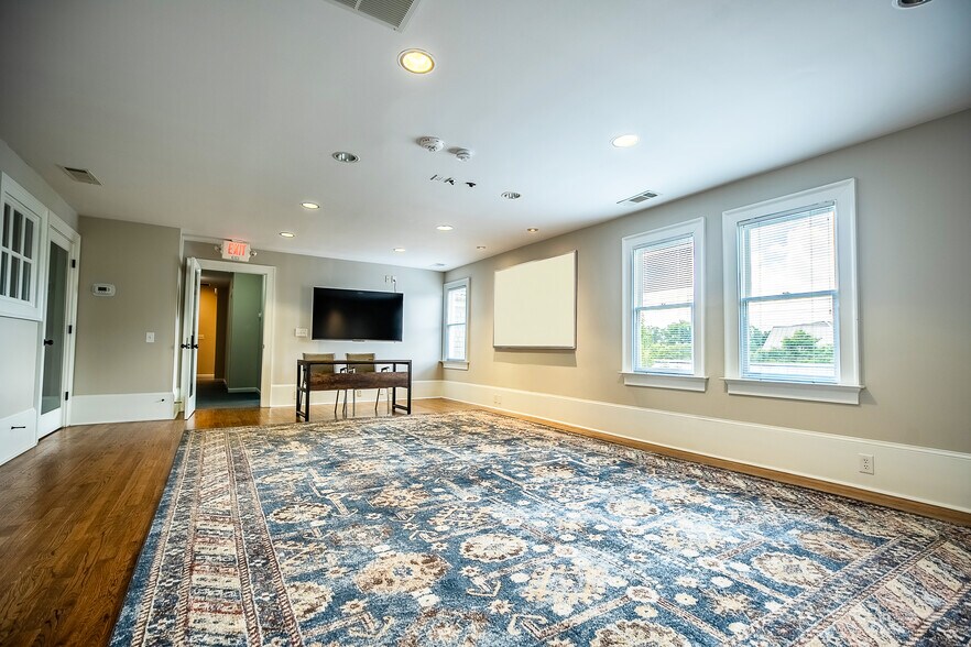 More Photos Of 5920 Odell St, Cumming Office For Sale