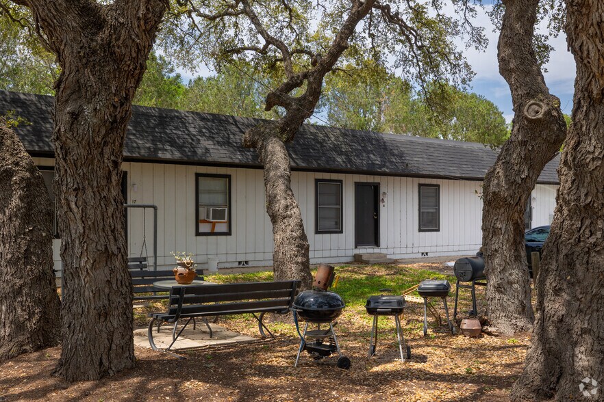 More Photos Of 1605 Water St, Kerrville Apartments For Sale