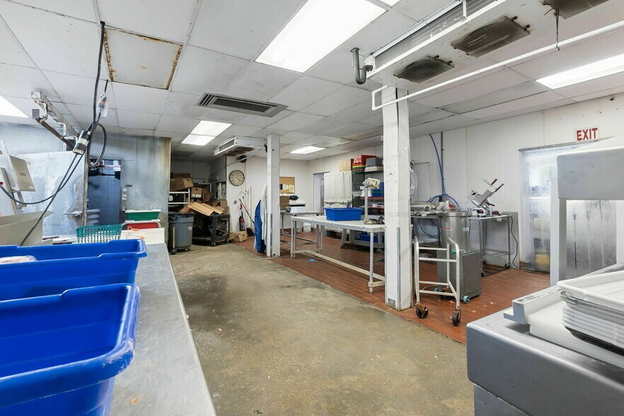 More Photos Of 3006 State Highway FF, Jackson Industrial For Sale