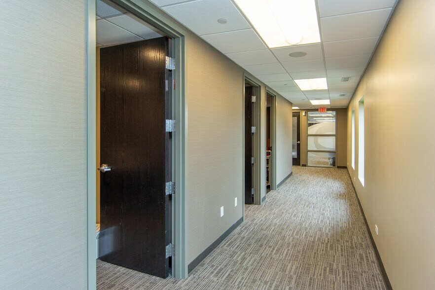 More Photos Of 7300 France Ave S, Edina Medical For Lease