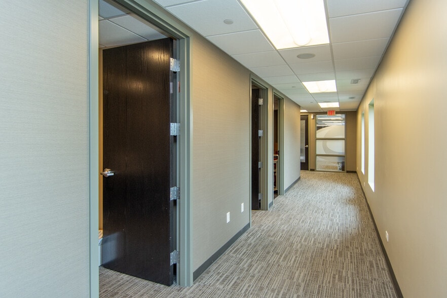 More Photos Of 7300 France Ave S, Edina Medical For Sale
