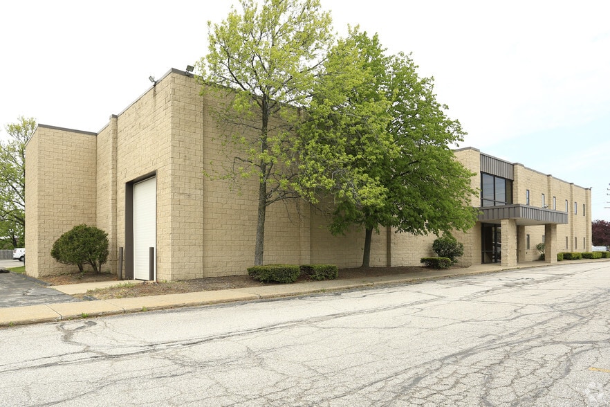 More Photos Of 24748 Aurora Rd, Bedford Heights Warehouse For Lease