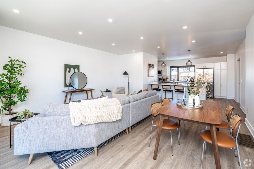 More Photos Of 1200 Keosauqua Way, Des Moines Apartments For Sale