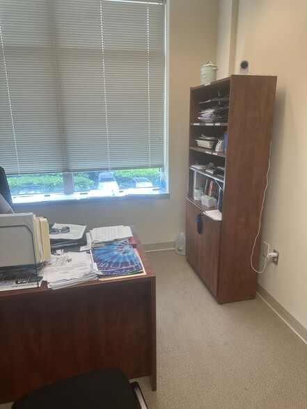 More Photos Of 7001 Heritage Village Plz, Gainesville Office For Lease