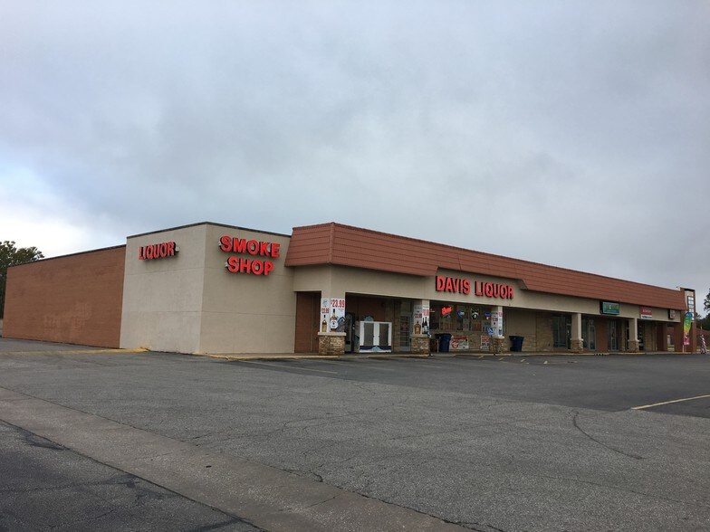 More Photos Of 2303 N Amidon St, Wichita General Retail For Sale