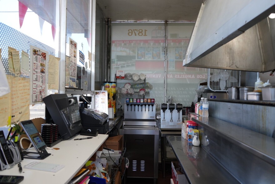 More Photos Of 1876 E Main St, Ventura Freestanding For Sale