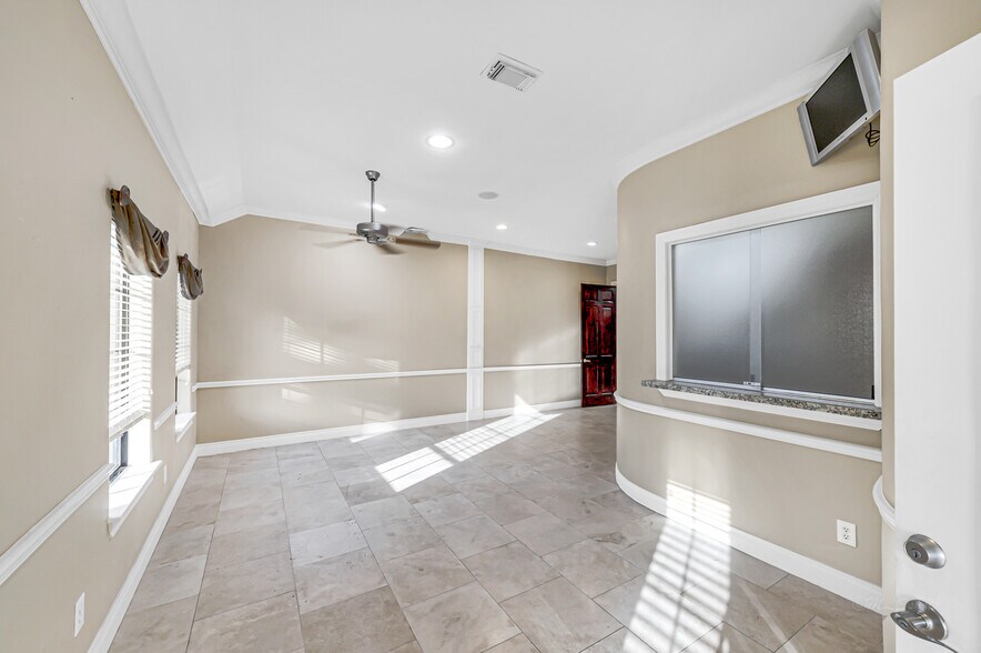 More Photos Of 607 Park Grove Dr, Katy Medical For Lease