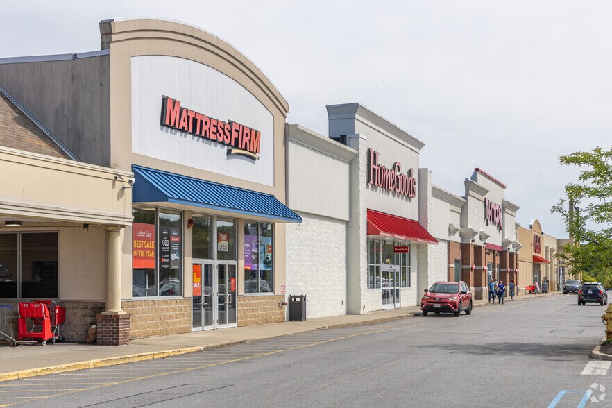 More Photos Of 525-543 Lincoln St, Worcester Unknown For Lease