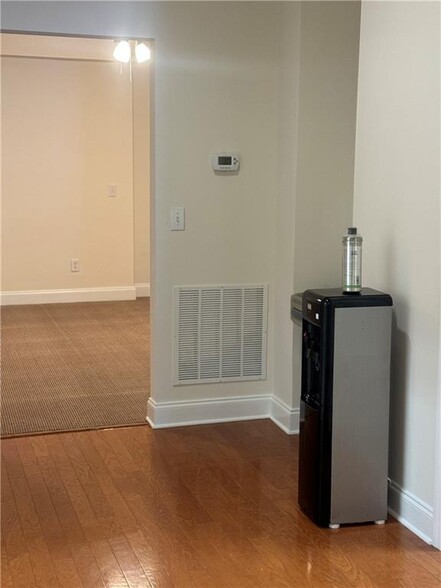 More Photos Of 1275 Shiloh Rd, Kennesaw Office Residential For Lease