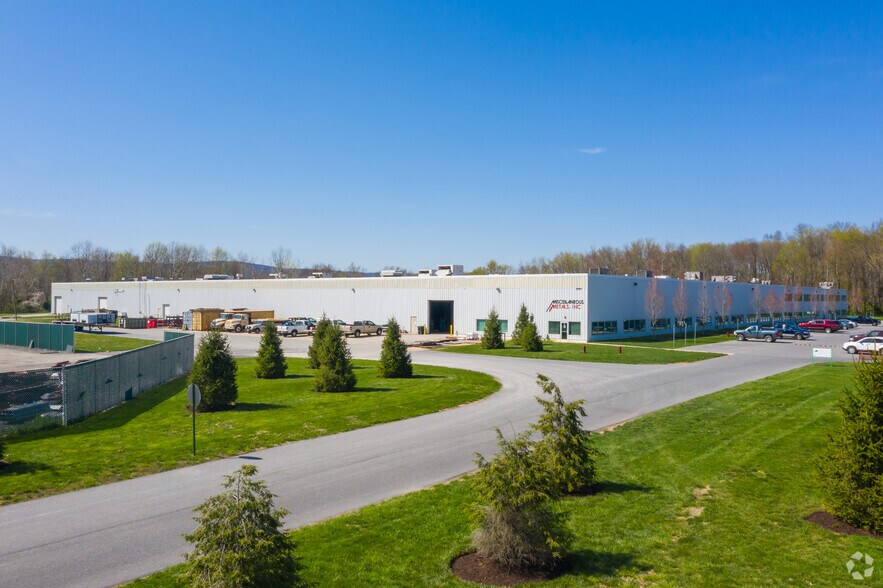 More Photos Of 8301 Retreat Rd, Walkersville Warehouse For Lease