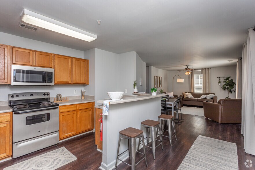 More Photos Of 102 University Dr, Carrollton Apartments For Sale