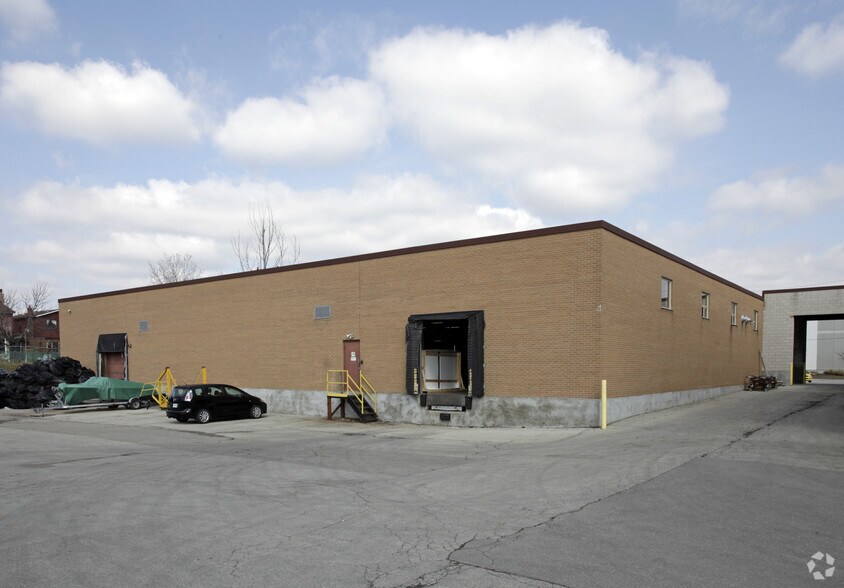 More Photos Of 30 Mid-Dominion Acre, Toronto Warehouse For Lease