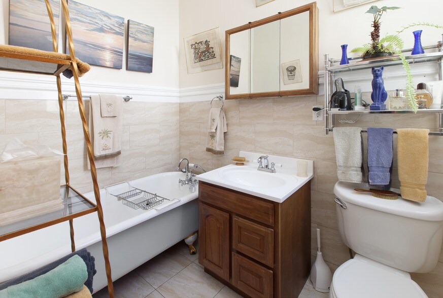 More Photos Of 423-433 S Van Ness Ave, San Francisco Apartments For Sale