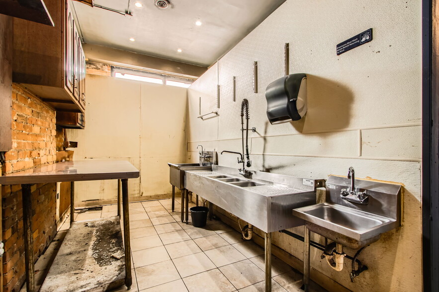 More Photos Of 132 E 5th Ave, Columbus Storefront Retail Residential For Lease