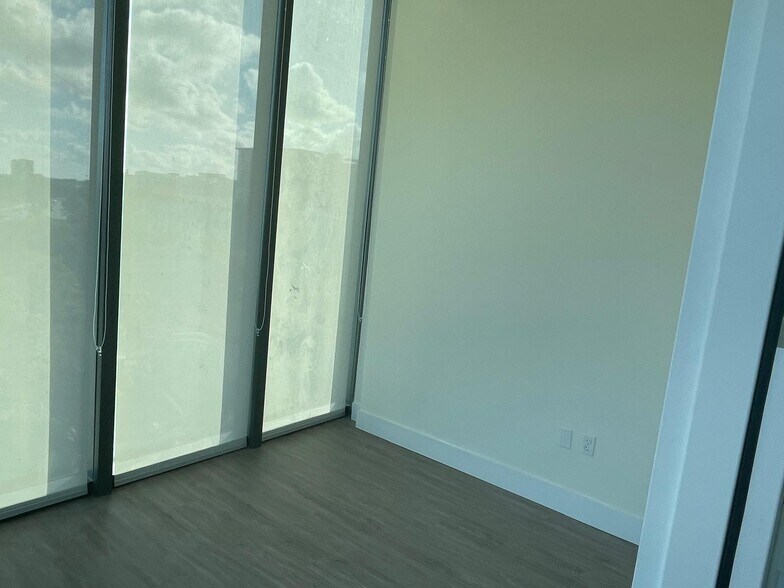 More Photos Of 21290 Biscayne, Aventura Office For Lease