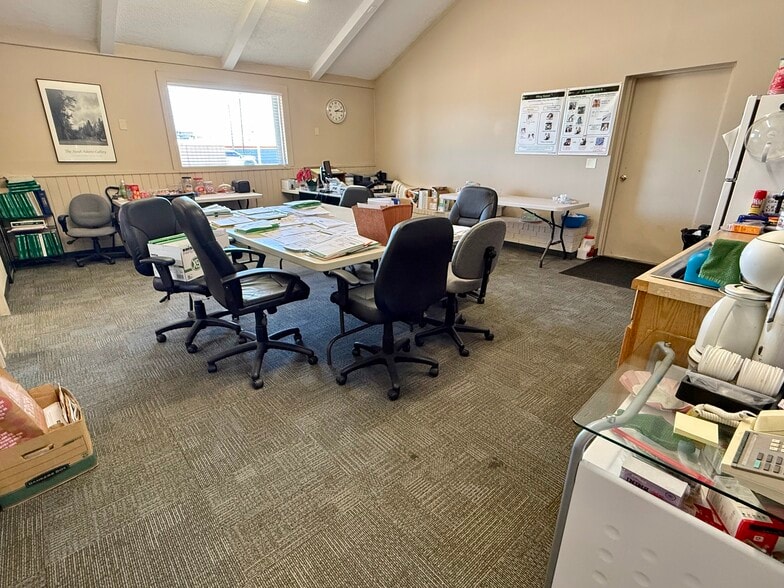 More Photos Of 2120 N 14th St, Ponca City Freestanding For Lease