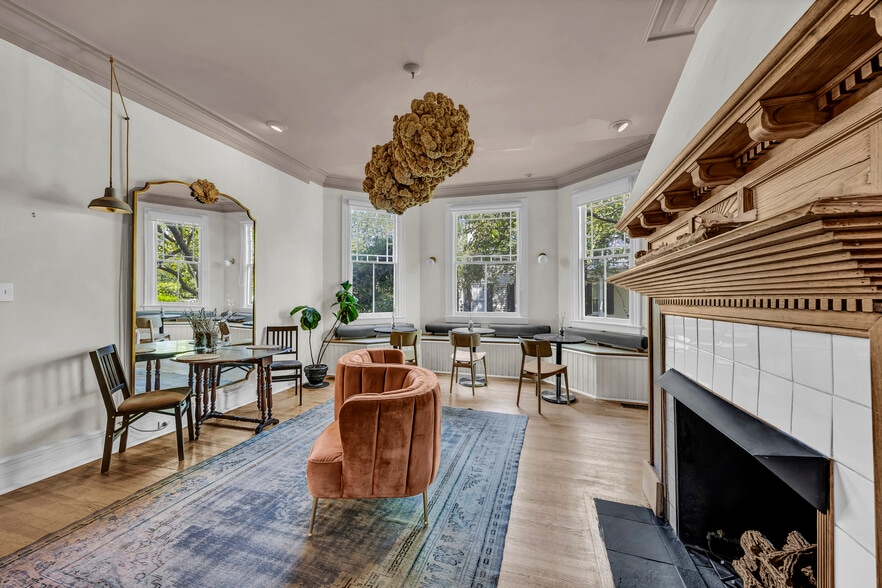 More Photos Of 118 S 4th St, Wilmington Hospitality For Sale