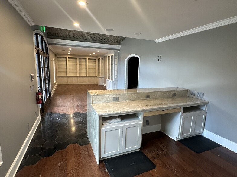 More Photos Of 136 Milestone Way, Greenville Loft Creative Space For Lease