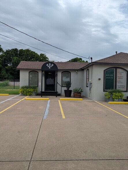 More Photos Of 429 N State Highway 342, Red Oak Office For Sale