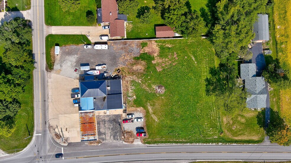 More Photos Of 5982 W State Road 32, Anderson Service Station For Sale