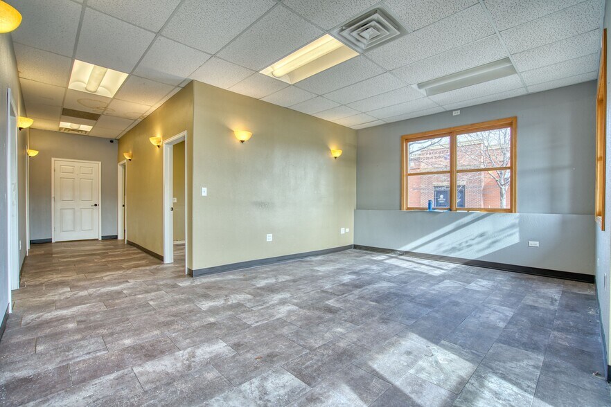 More Photos Of 149 S Briggs St, Erie Storefront Retail Office For Lease