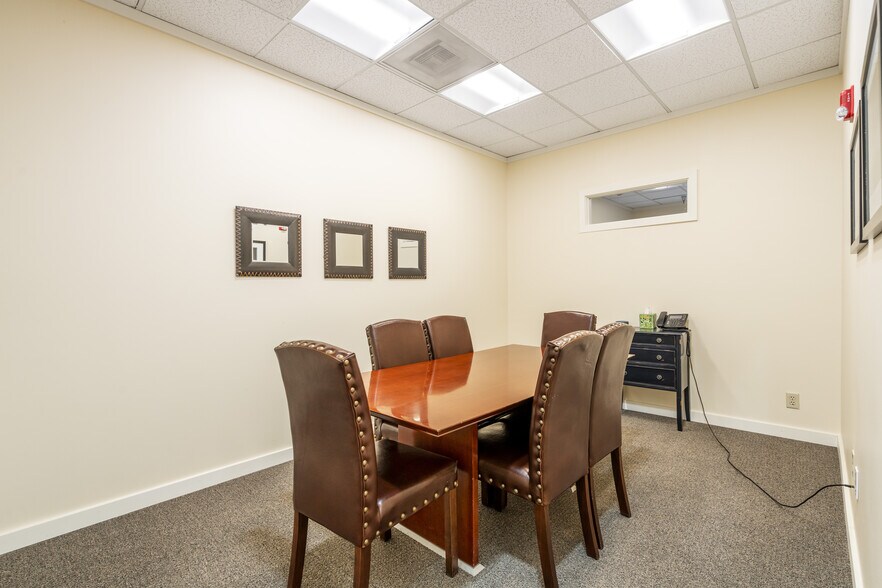 More Photos Of 125 Lincoln Ave, Santa Fe Office For Lease