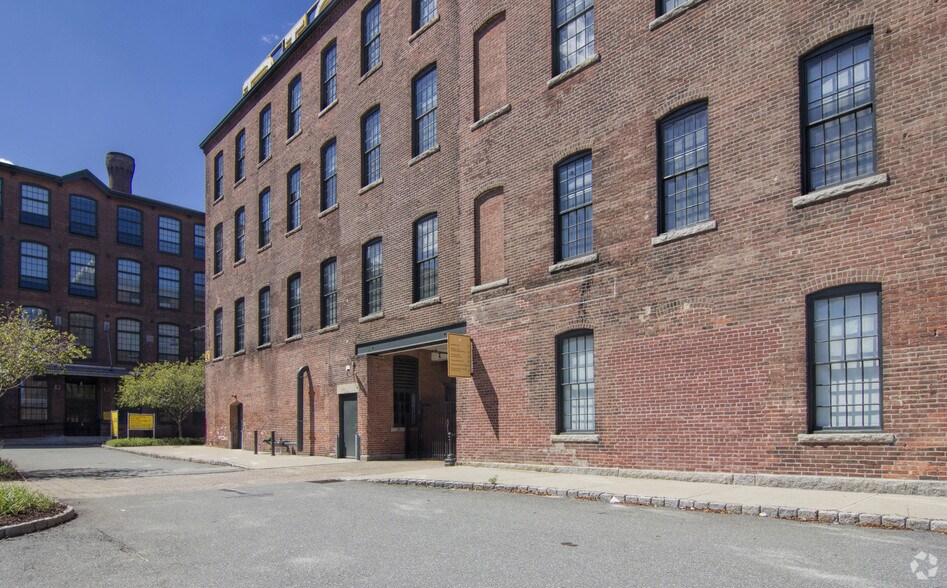 More Photos Of 166 Valley St, Providence Office Residential For Lease