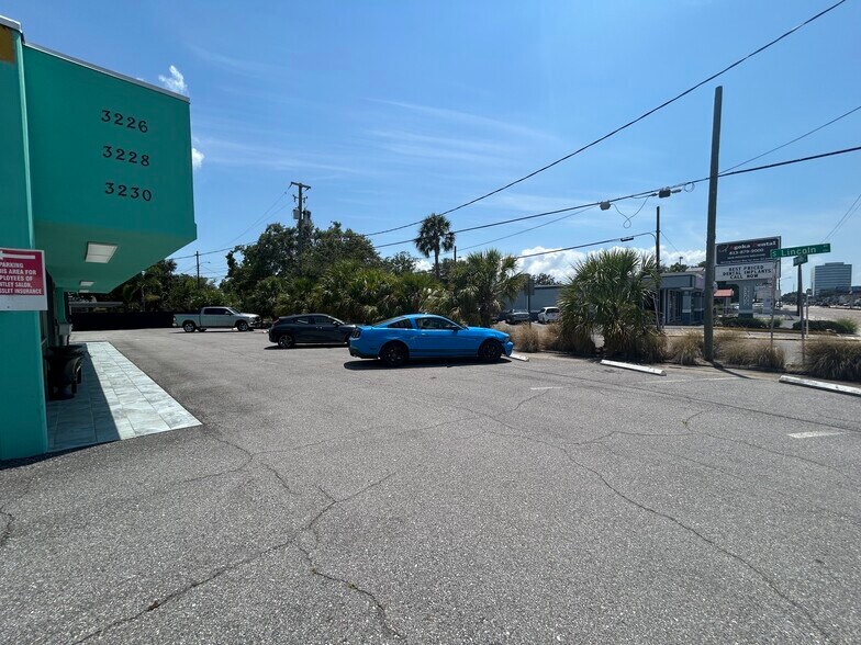 More Photos Of 3226-3230 W Kennedy Blvd, Tampa Storefront Retail Office For Sale
