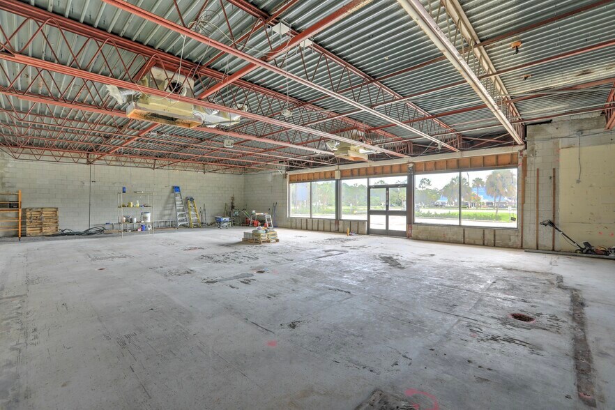 More Photos Of 8801 20th St, Vero Beach Convenience Store For Lease