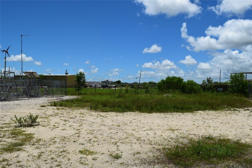 More Photos Of Highway 35, Pearland Land For Sale
