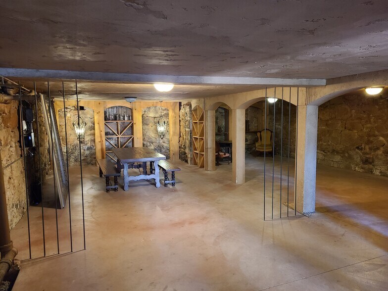 8304 Main St, Mokelumne Hill, CA 95245 Hotel For Sale