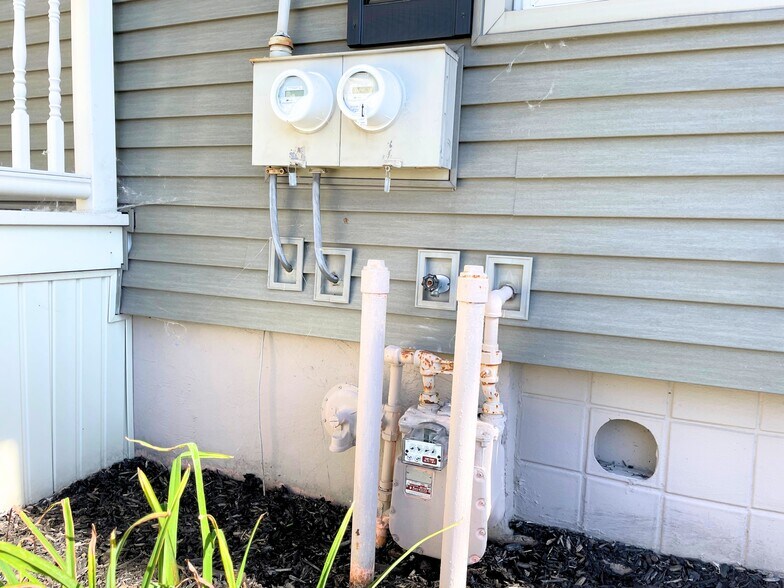 More Photos Of 735 Main St, Johnson City Storefront Retail Residential For Sale