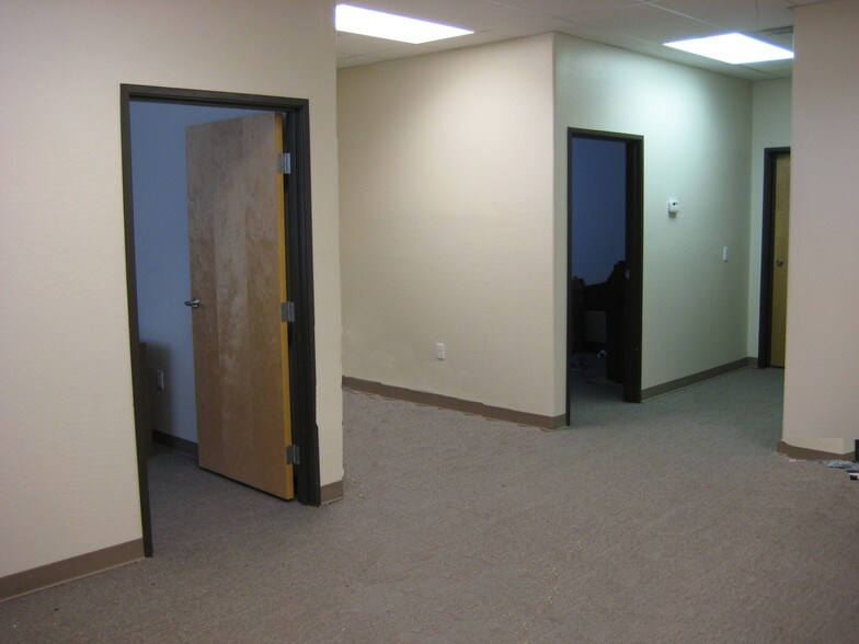 More Photos Of 6927 E Parkway Norte, Mesa Warehouse For Sale