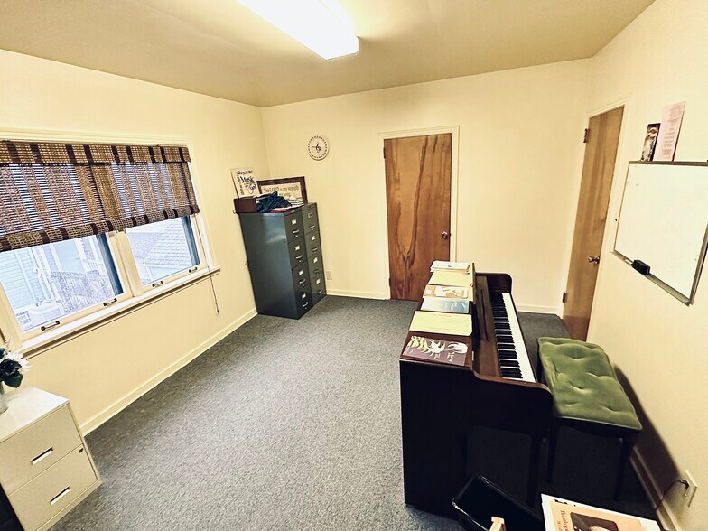 More Photos Of 616 Washington St, Sewickley Office For Lease