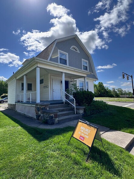 Primary Photo Of 661 S Main St, Bellefontaine Medical For Lease
