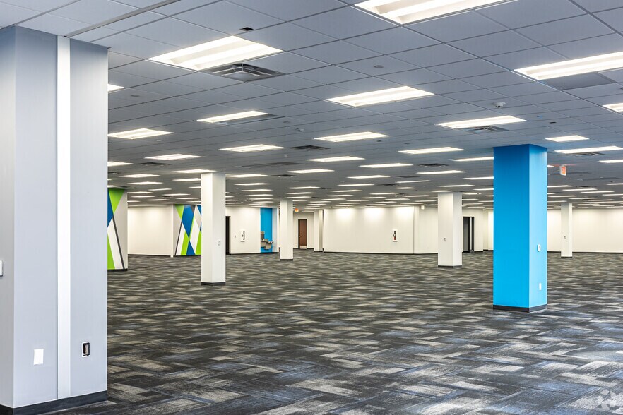 More Photos Of 6800 W 115th St, Overland Park Coworking Space