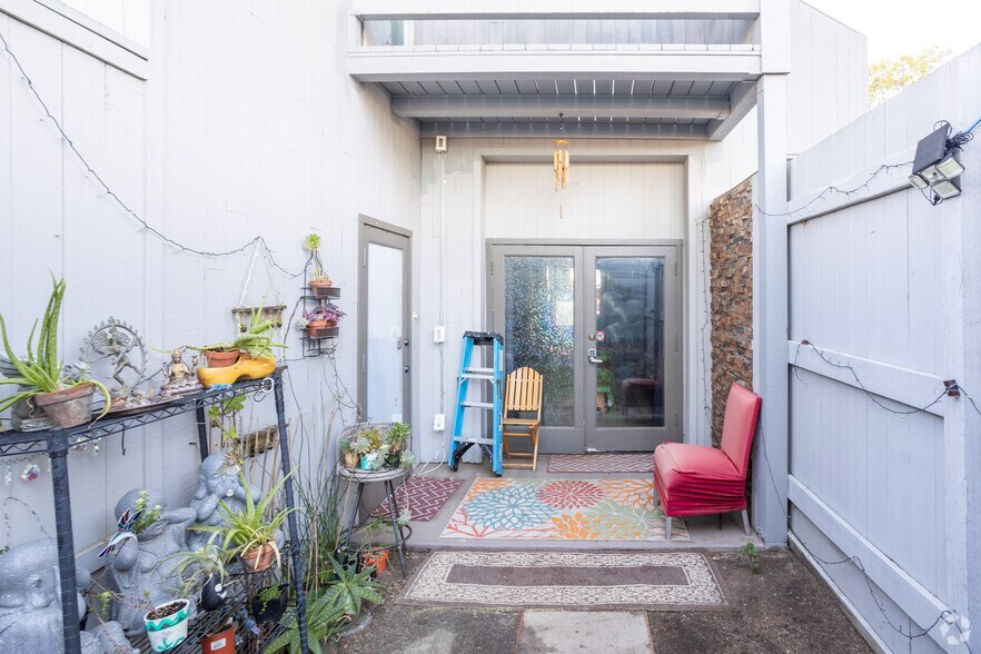 More Photos Of 760 Las Posas Rd, Camarillo Loft Creative Space For Sale