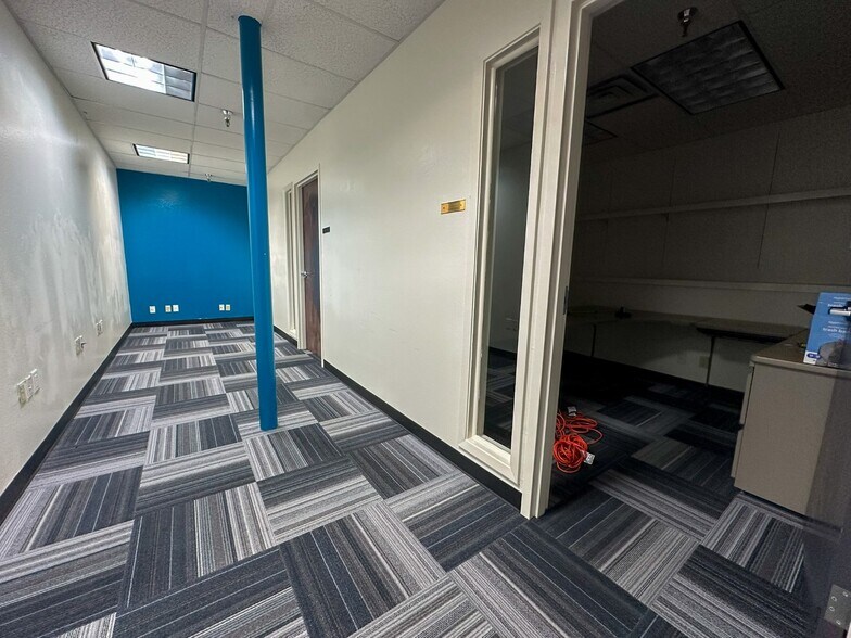 More Photos Of 806 Willowcreek Dr, Jacksonville Warehouse For Lease