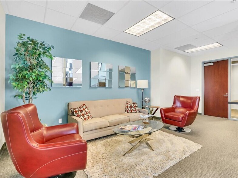 More Photos Of 8001 S InterPort Blvd, Englewood Office For Lease